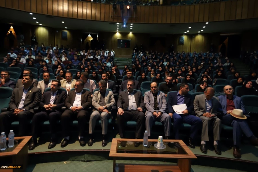 آیین استقبال از دانشجومعلمان جدید الورود دانشگاه فرهنگیان  فارس ،پردیس ها و مراکز این استان برگزار گردید 11