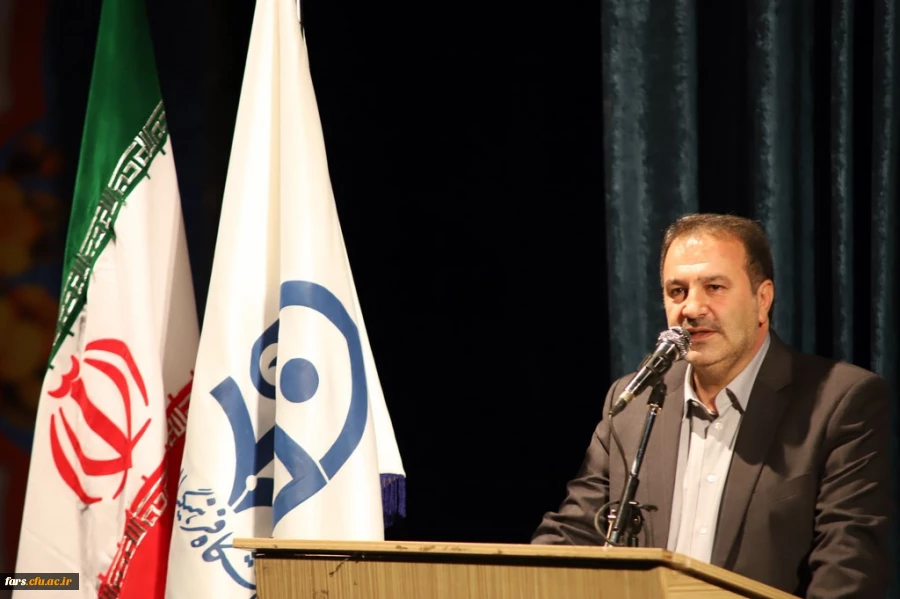 آیین استقبال از دانشجومعلمان جدید الورود دانشگاه فرهنگیان  فارس ،پردیس ها و مراکز این استان برگزار گردید 12