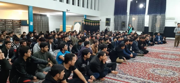 جلسه پرسش و پاسخ دانشجو معلمان با مسئولین استانی دانشگاه فرهنگیان  استان فارس 7