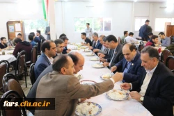 حضور جناب آقای دکتر افلاکی فرد رئیس دانشگاه فرهنگیان فارس در بین دانشجویان و صرف نهار با آنها بمناسبت روز دانشجو 2