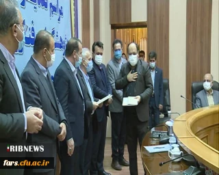 در مراسم تجلیل از پژوهشگران برتر استان فارس مدیر امور پردیس های دانشگاه فرهنگیان فارس و یکی از  اساتید این دانشگاه پژوهشگران برتراستان شدند