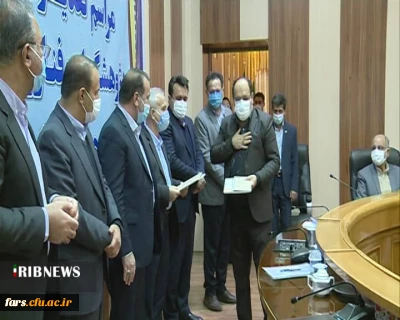 در مراسم تجلیل از پژوهشگران برتر استان فارس مدیر امور پردیس های دانشگاه فرهنگیان فارس و یکی از  اساتید این دانشگاه پژوهشگران برتراستان شدند