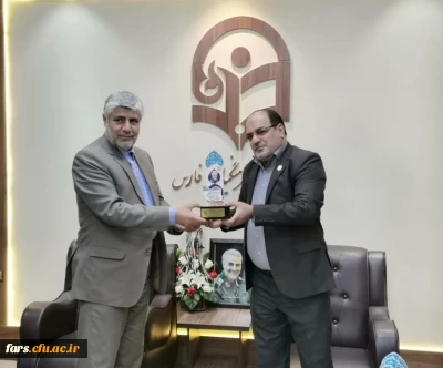 دکتر پاک فطرت نماینده محترم مردم شیراز در مجلس شورای اسلامی در دانشگاه فرهنگیان فارس:

در تصمیم گیری های خرد و کلان کشور، باید با نگاه ویژه به معلمان و مدیران آموزشی توجه کرد زیرا شالوده و بنیان آموزش و تربیت معلم در دانشگاه فرهنگیان پایه گزاری می شود.باید مشکلات و مسائل فرهنگیان در راس امور قرار گیرد

