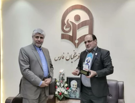 در تصمیم گیری های خرد و کلان کشور باید با نگاه ویژه به معلمان و مدیران آموزشی توجه کرد زیرا شالوده و بنیان آموزش و تربیت معلم در دانشگاه فرهنگیان پایه گزاری میشود باید مشکلات و مسائل فرهنگیان در راس امور قرار گیرد

 6