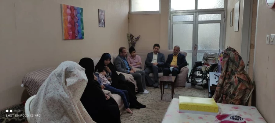 دیدار جمعی از کارمندان دانشگاه فرهنگیان با خانواده شهید احمد خانچی 3
