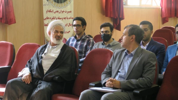 نشست صمیمانه سرپرست دانشگاه فرهنگیان استان فارس با دانشجویان عضو تشکل های دانشجویی پردیس ها و مراکز استان فارس 2