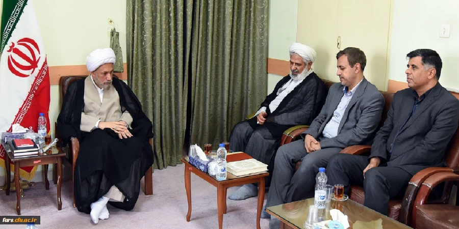 دیدار مسولان  دانشگاه فرهنگیان استان فارس با امام جمعه شیراز و نمانیده ولی فقیه در استان فارس 2