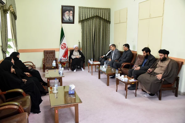 دیدار مسولان  دانشگاه فرهنگیان استان فارس با امام جمعه شیراز و نمانیده ولی فقیه در استان فارس 3