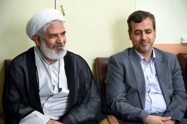 دیدار مسولان  دانشگاه فرهنگیان استان فارس با امام جمعه شیراز و نمانیده ولی فقیه در استان فارس 4