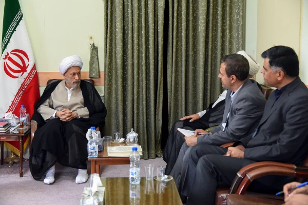 دیدار مسولان  دانشگاه فرهنگیان استان فارس با امام جمعه شیراز و نمانیده ولی فقیه در استان فارس 6