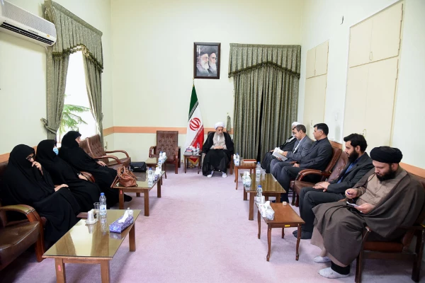دیدار مسولان  دانشگاه فرهنگیان استان فارس با امام جمعه شیراز و نمانیده ولی فقیه در استان فارس 7