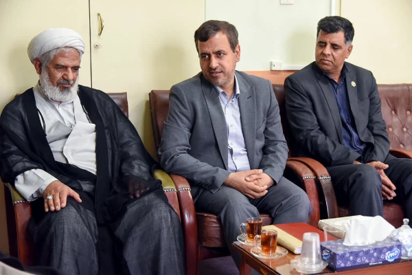 دیدار مسولان  دانشگاه فرهنگیان استان فارس با امام جمعه شیراز و نمانیده ولی فقیه در استان فارس 9