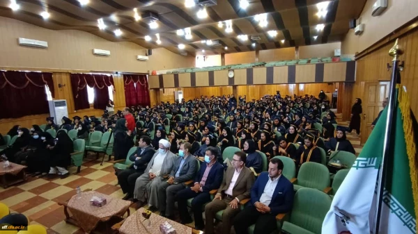 جشن دانش آموختگی دانشجویان ورودی 97 مرکز سلمان فارسی شیراز در تاریخ سوم مرداد ماه 1400 در سالن اجتماعات این مرکز برگزار شد 6