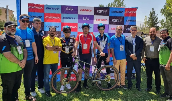 کسب مقام سوم رشته دوچرخه سواری توسط تیم دوچرخه سواری دانشجویان استان فارس در پنجمین المپیاد ورزش های همگانی دانشگاه ها و موسسات آموزش عالی سراسر کشور 3