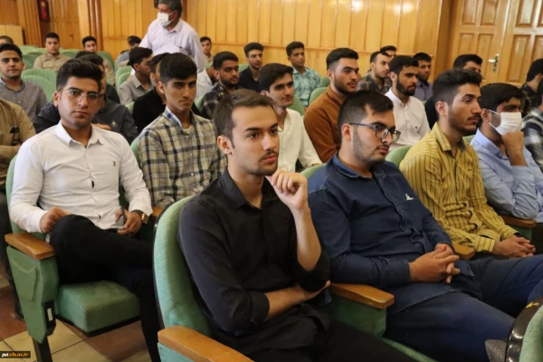 مراسم گرامیداشت ویژه هفته دفاع مقدس
در دانشگاه فرهنگیان فارس
 3