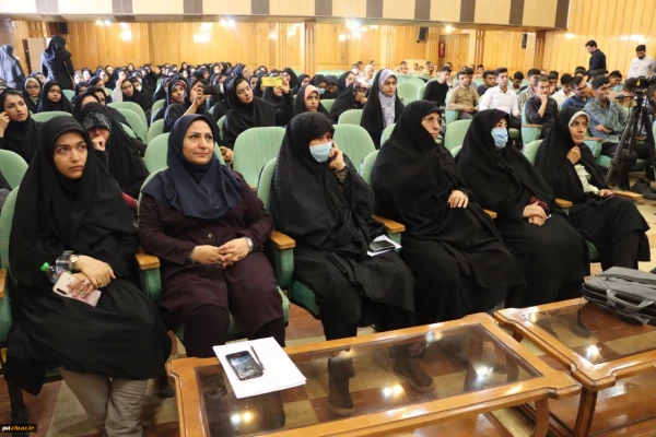 مراسم گرامیداشت ویژه هفته دفاع مقدس
در دانشگاه فرهنگیان فارس
 7