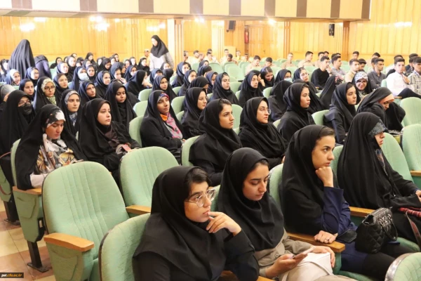 مراسم گرامیداشت ویژه هفته دفاع مقدس
در دانشگاه فرهنگیان فارس
 12