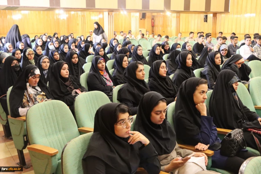 مراسم گرامیداشت ویژه هفته دفاع مقدس
در دانشگاه فرهنگیان فارس
 12