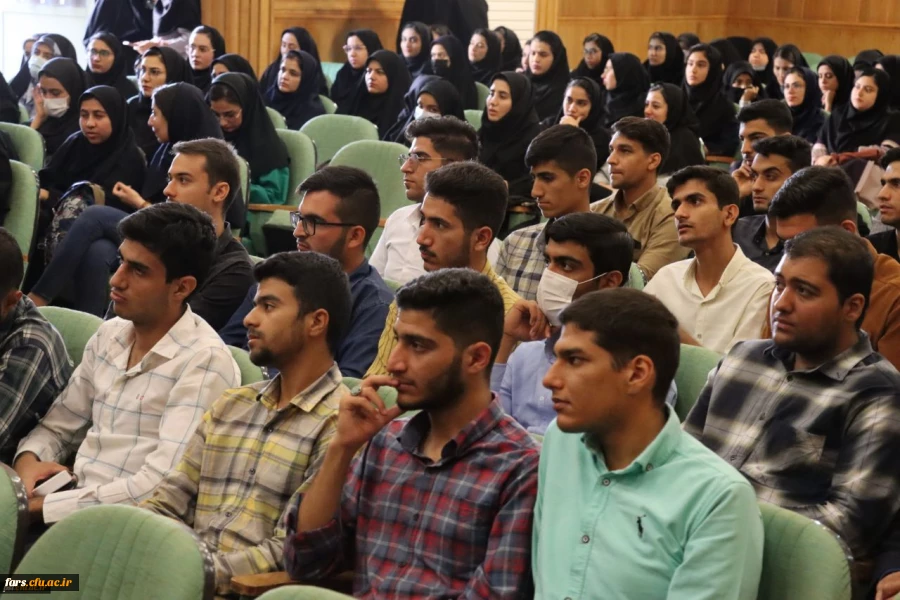 مراسم گرامیداشت ویژه هفته دفاع مقدس
در دانشگاه فرهنگیان فارس
 13