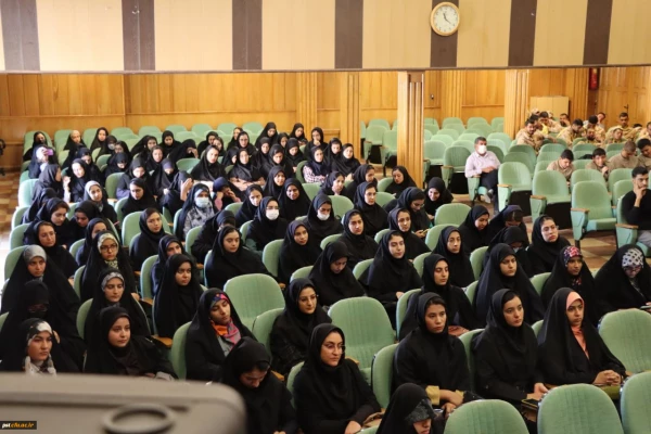 مراسم گرامیداشت ویژه هفته دفاع مقدس
در دانشگاه فرهنگیان فارس
 15