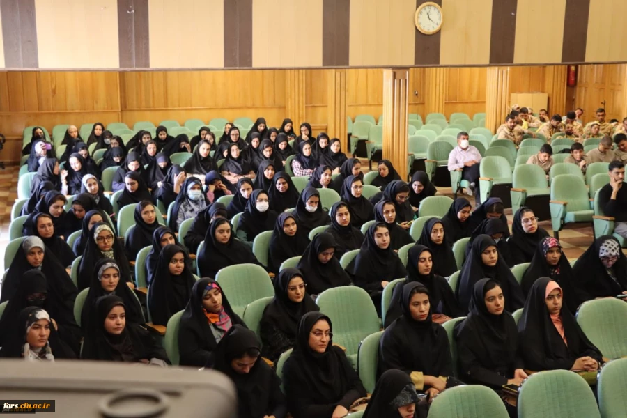 مراسم گرامیداشت ویژه هفته دفاع مقدس
در دانشگاه فرهنگیان فارس
 15