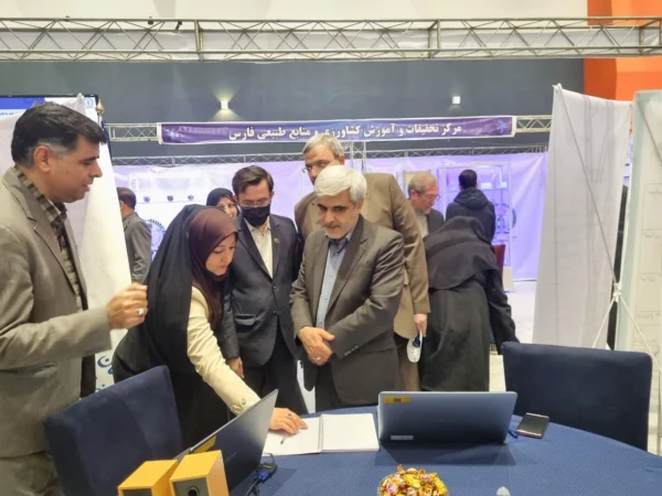 برپایی غرفه فن بازار دانشگاه فرهنگیان استان فارس در تاریخ ۲۰ لغایت ۲۳ آذر ماه ۱۴۰۱ جهاد دانشگاهی دانشگاه شیراز 10