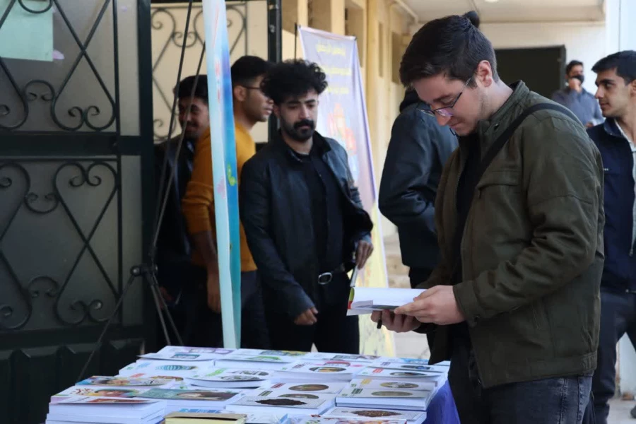 مراسم جشن هفته پژوهش با حضور مسئولین، اساتید و کارکنان و دانشجویان دانشگاه فرهنگیان فارس در مرکز شهید مطهری برگزار گردید. 6