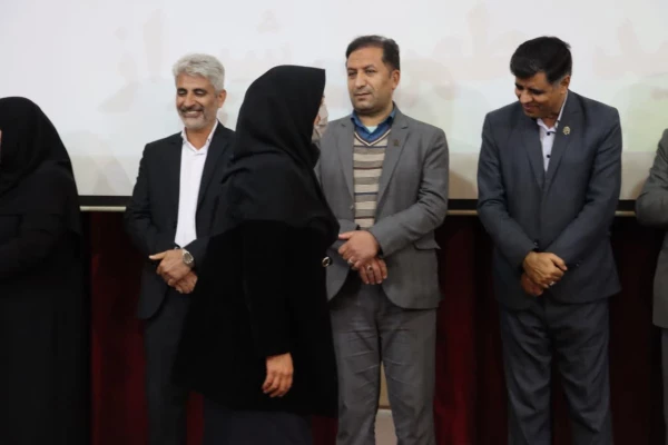 مراسم جشن هفته پژوهش با حضور مسئولین، اساتید و کارکنان و دانشجویان دانشگاه فرهنگیان فارس در مرکز شهید مطهری برگزار گردید. 7