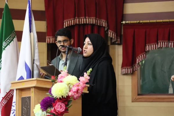 مراسم جشن هفته پژوهش با حضور مسئولین، اساتید و کارکنان و دانشجویان دانشگاه فرهنگیان فارس در مرکز شهید مطهری برگزار گردید. 11