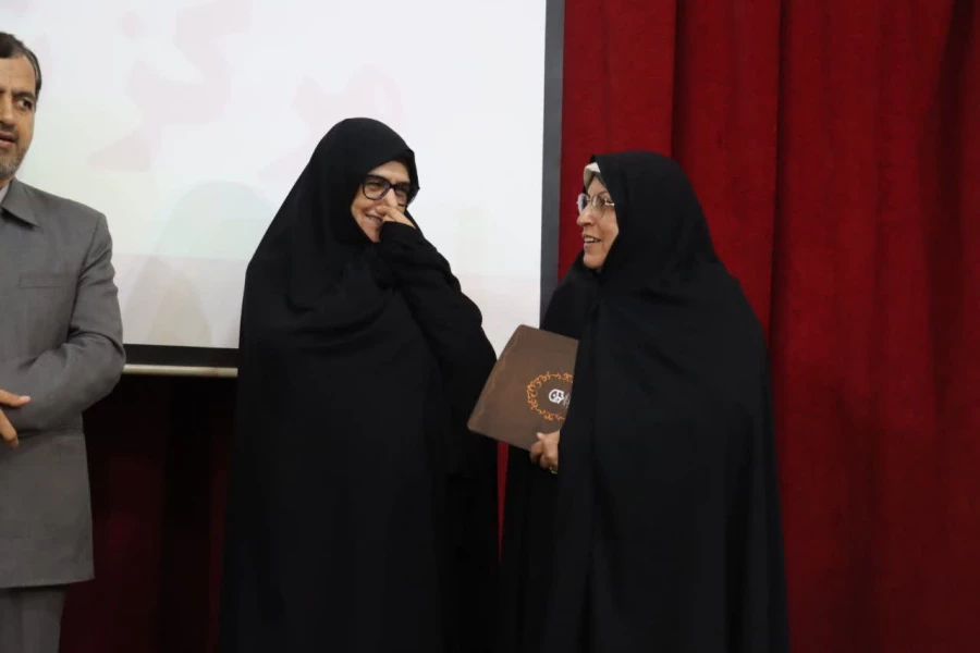 مراسم جشن هفته پژوهش با حضور مسئولین، اساتید و کارکنان و دانشجویان دانشگاه فرهنگیان فارس در مرکز شهید مطهری برگزار گردید. 20