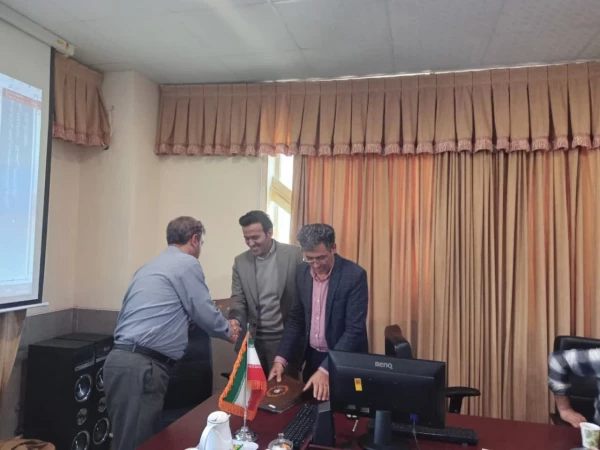 جلسه تجزیه و تحلیل نتایج رهنامه 40 ماده ای دانشگاه فرهنگیان استان فارس برگزار گردید 2