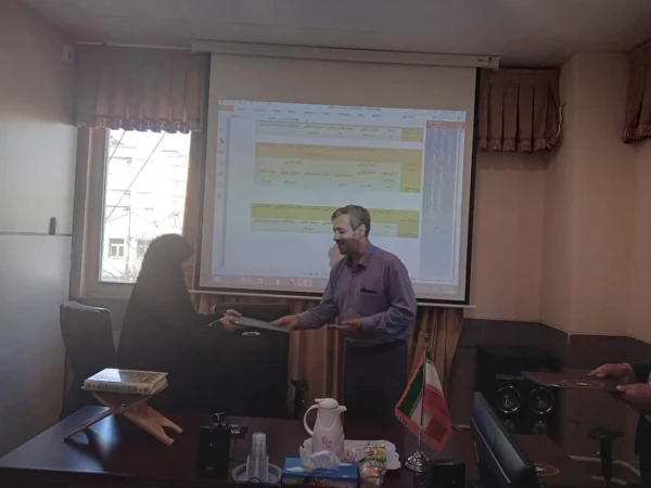 جلسه تجزیه و تحلیل نتایج رهنامه 40 ماده ای دانشگاه فرهنگیان استان فارس برگزار گردید 4