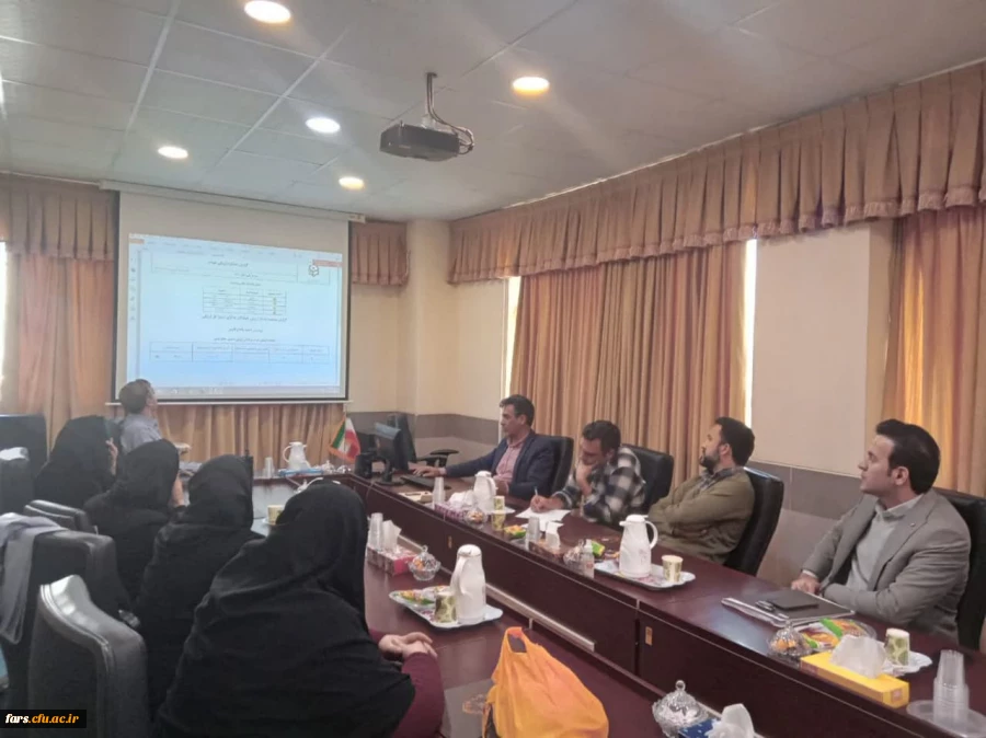 جلسه تجزیه و تحلیل نتایج رهنامه 40 ماده ای دانشگاه فرهنگیان استان فارس برگزار گردید 7