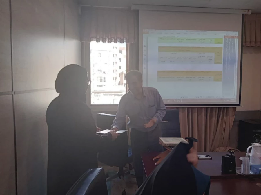 جلسه تجزیه و تحلیل نتایج رهنامه 40 ماده ای دانشگاه فرهنگیان استان فارس برگزار گردید 12