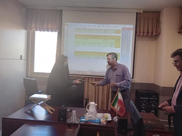 جلسه تجزیه و تحلیل نتایج رهنامه 40 ماده ای دانشگاه فرهنگیان استان فارس برگزار گردید 14