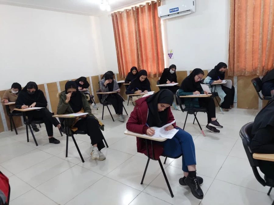 بازدید از امتحانات پایان نیمسال اول سال تحصیلی 1402-1401 19