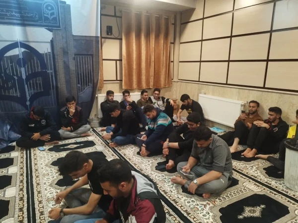 در ایام شهادت حضرت علی (ع) برگزار شد :
برگزاری مراسم شب های قدر در پردیس  ها و مراکز دانشگاه فرهنگیان استان فارس 2