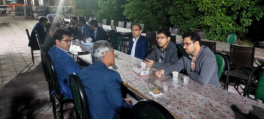 نشست هم اندیشی اساتید دانشگاه فرهنگیان مرکز زینب کبری (س)کازرون با حضور زارع شیبانی مدیریت دانشگاه فرهنگیان استان فارس و حجت الاسلام جعفری مسول دفتر نهاد نمایندگی مقام معظم رهبری در دانشگاه فرهنگیان استان فارس 4