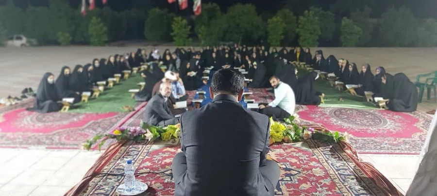 در ماه مبارک رمضان برگزار شد:
محفل انس با قرآن با حضور پرشور دانشجو معلمان مرکز زینب کبری (س) کازرون
 3