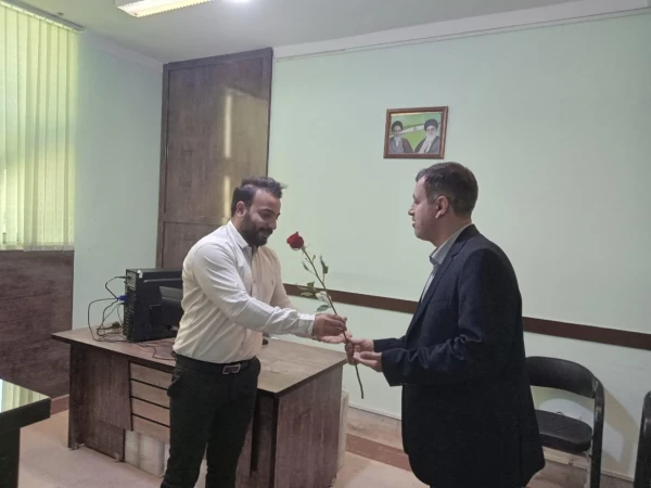 در اولین روز هفته بزرگداشت مقام معلم برگزار شد:
تقدیر مدیریت دانشگاه فرهنگیان استان فارس از کارمندان دانشگاه فرهنگیان
 4