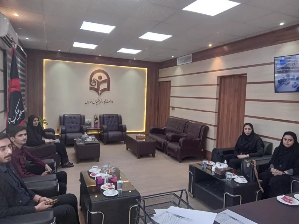 در هفته بزرگداشت مقام معلم برگزار شد:
تجلیل از دانشجو معلمان حائز رتبه در جشنواره های ورزشی دانشگاه فرهنگیان و دانشجو معلم دارنده مدال برنز هشتمین دوره مسابقات بین المللی کاراته تهران (Madter cup) توسط مدیریت دانشگاه فرهنگیان استان فارس 2