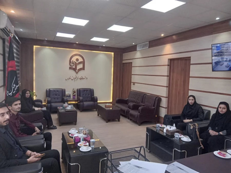 در هفته بزرگداشت مقام معلم برگزار شد:
تجلیل از دانشجو معلمان حائز رتبه در جشنواره های ورزشی دانشگاه فرهنگیان و دانشجو معلم دارنده مدال برنز هشتمین دوره مسابقات بین المللی کاراته تهران (Madter cup) توسط مدیریت دانشگاه فرهنگیان استان فارس 2