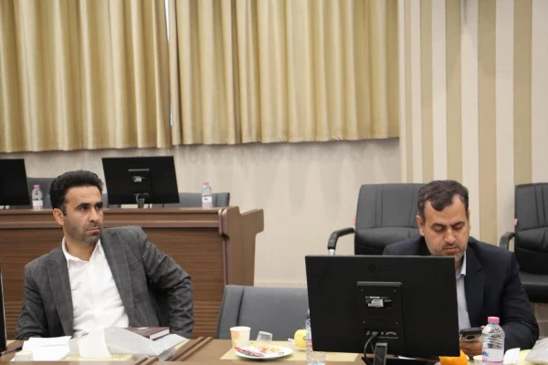 به گزارش روابط عمومی دانشگاه فرهنگیان استان فارس جلسه هم اندیشی رهیافت های نوین سواد آموزی در زیست بوم جدید با حضور معاون وزیر، استاندار فارس، مدیریت دانشگاه فرهنگیان استان فارس و مدیر کل آموزش و پرورش فارس برگزار شد.  2