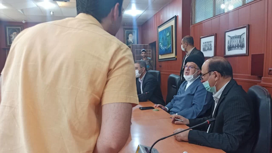 به مناسب هفته بزرگداشت مقام معلم برگزار شد:
میز خدمت مدیرکل دادگستری استان فارس ویژه فرهنگیان در دانشگاه فرهنگیان استان فارس 9