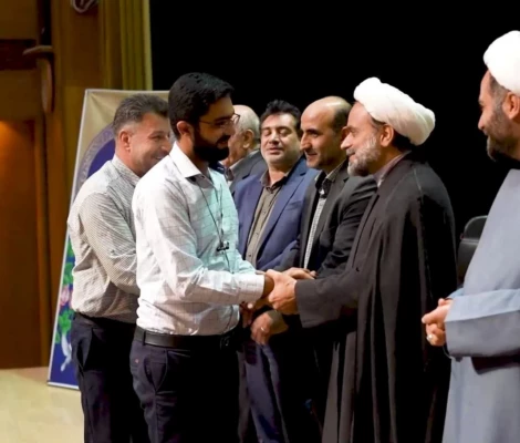 گروه جهادی بسیج دانشجویی دانشگاه فرهنگیان فارس به عنوان گروه برتر دانشگاه های استان انتخاب شد. 2