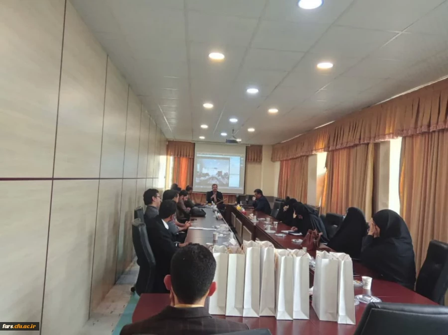 تجلیل از کارکنان و دانشجو معلمان فعال در حوزه روابط عمومی دانشگاه فرهنگیان استان فارس 3