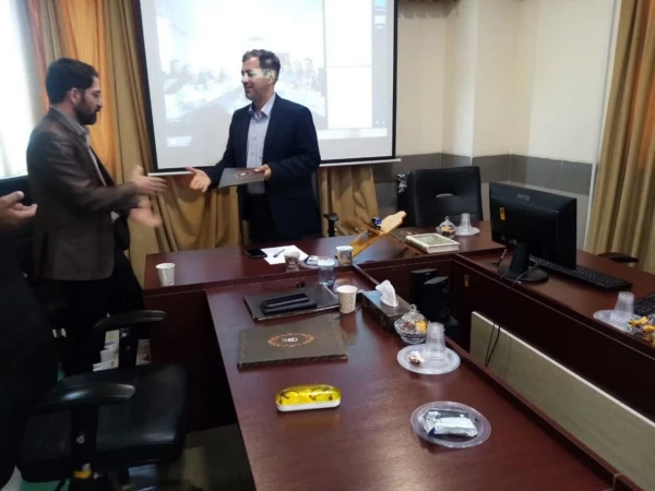 تجلیل از کارکنان و دانشجو معلمان فعال در حوزه روابط عمومی دانشگاه فرهنگیان استان فارس 4