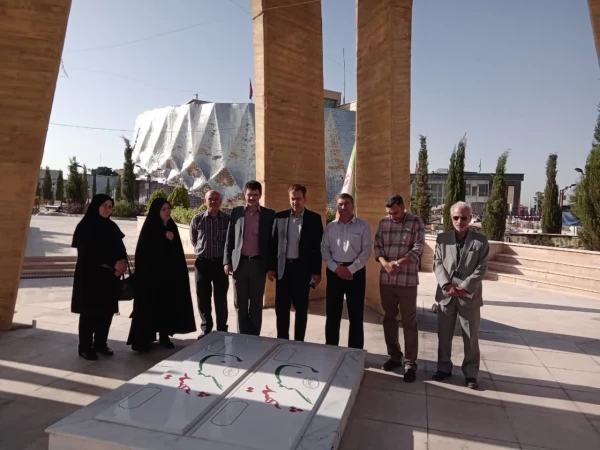 بازدید مدیریت و کارکنان دانشگاه فرهنگیان استان فارس از موزه دفاع مقدس شیراز 5