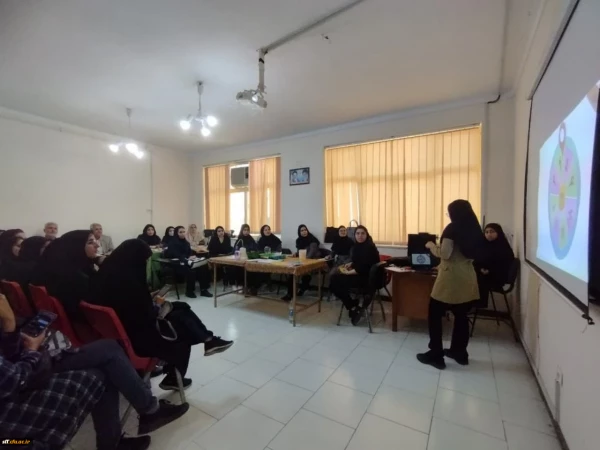 اختتامیه مرحله منطقه ای (منطقه7 : استان های فارس و بوشهر و کهگیلویه و بویراحمد) جشنواره تدریس برتر به میزبانی استان فارس 11