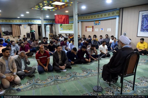 حضور صمیمانه نماینده ولی فقیه استان فارس در دانشگاه فرهنگیان 7